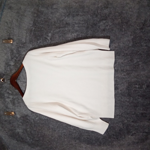 Athleta Cream Crew Neck Sweater Soft Knit Minimalist Design Merino Size Large - Picture 4 of 10